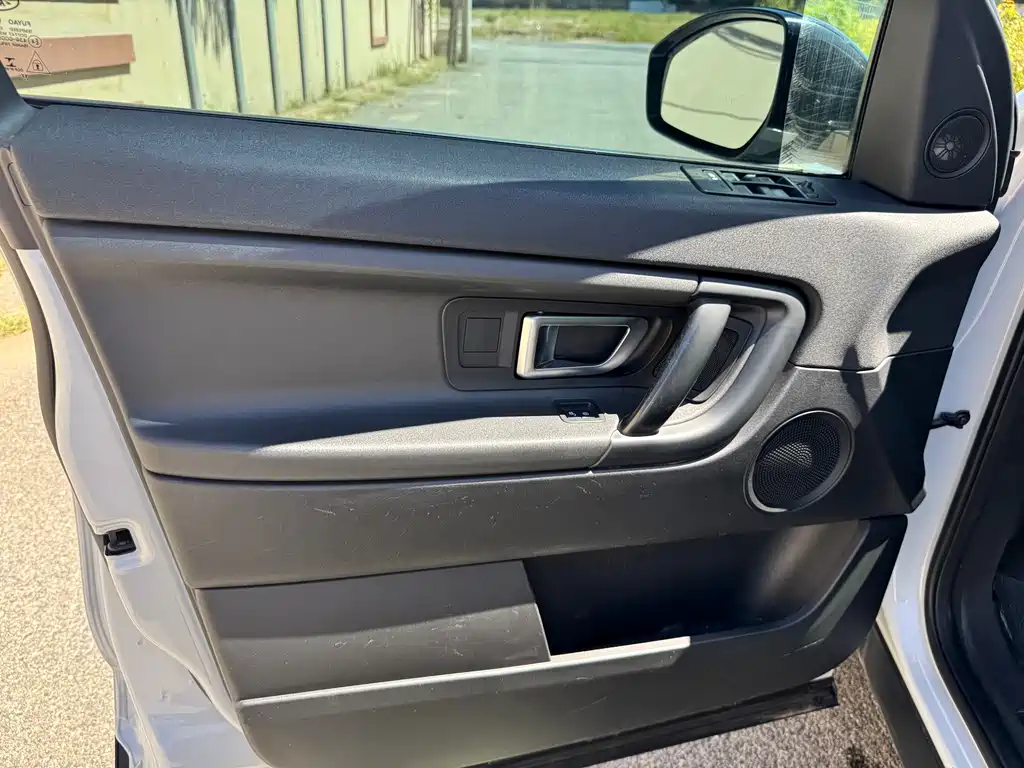 Land Rover Discovery Sport — миниатюра 17