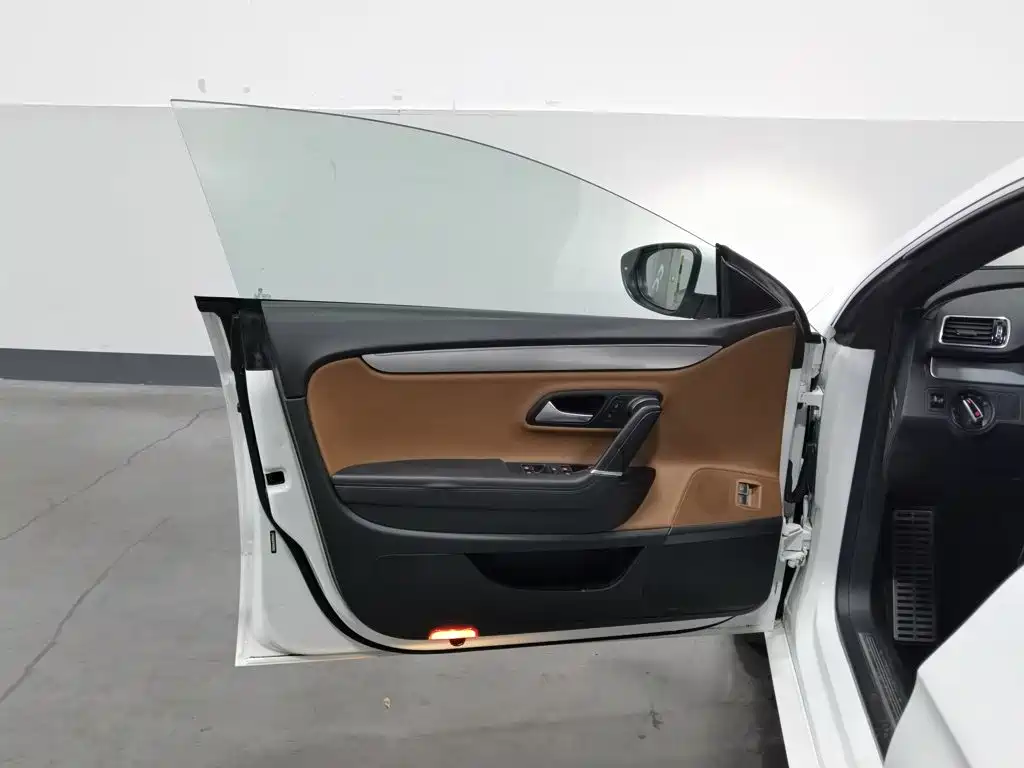 Volkswagen CC — миниатюра 8
