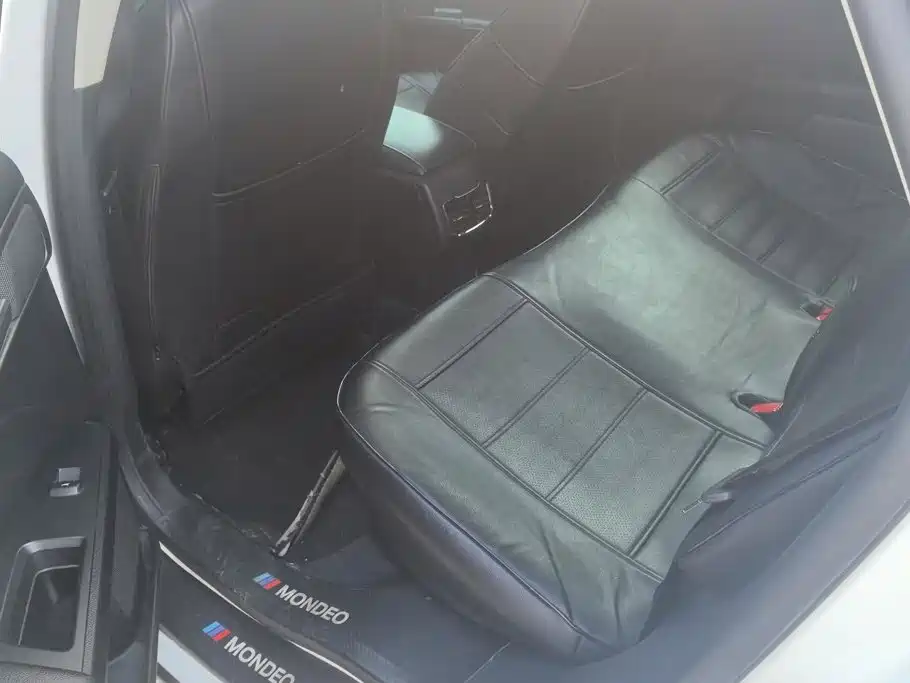 Ford Mondeo — миниатюра 11