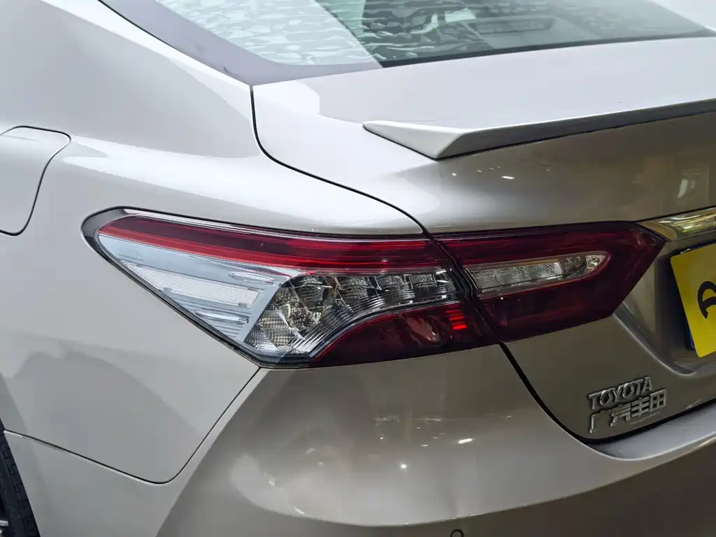 Toyota Camry — миниатюра 8