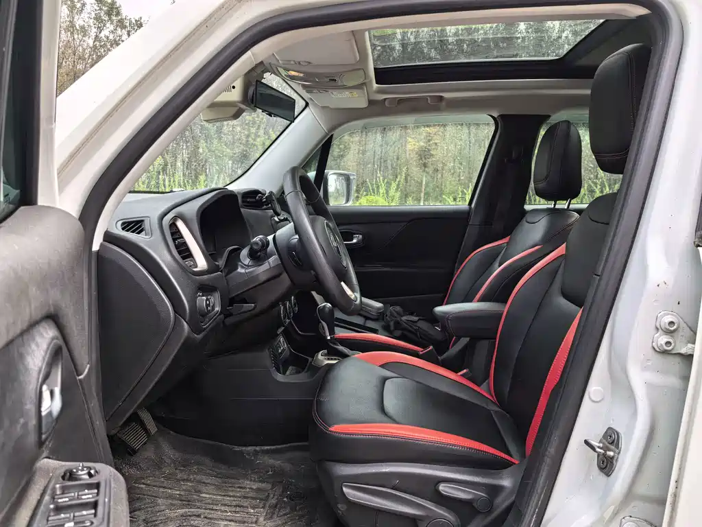 Jeep Renegade — миниатюра 6