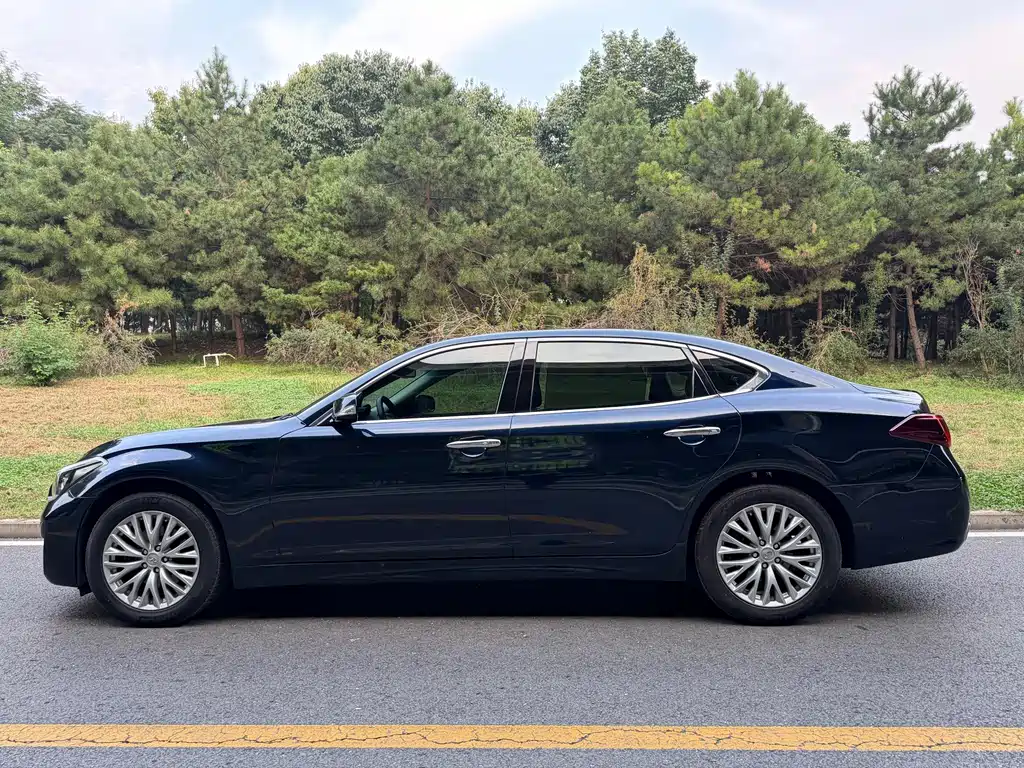 Infiniti Q70 — миниатюра 3