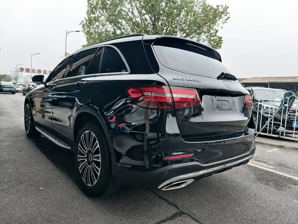 MERCEDES-BENZ GLC