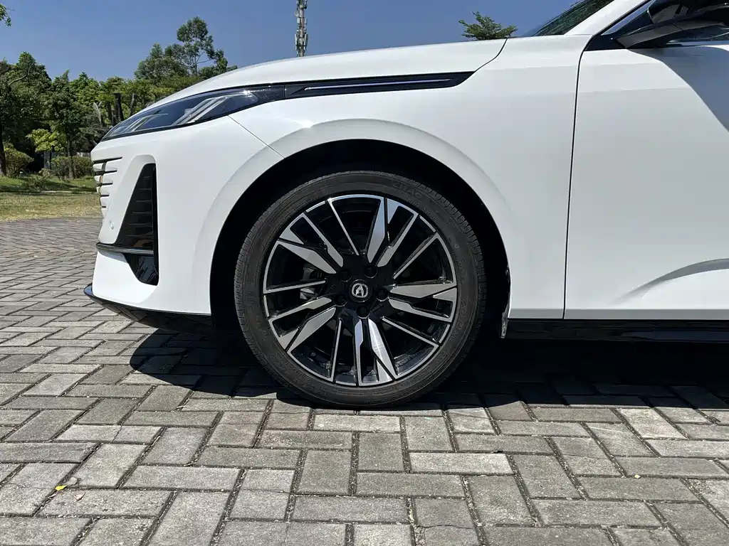 Changan Eado — миниатюра 10