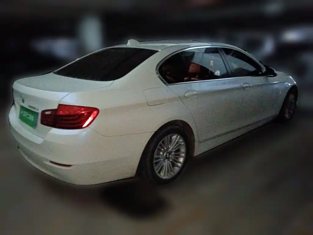 BMW 5 Series — миниатюра 4