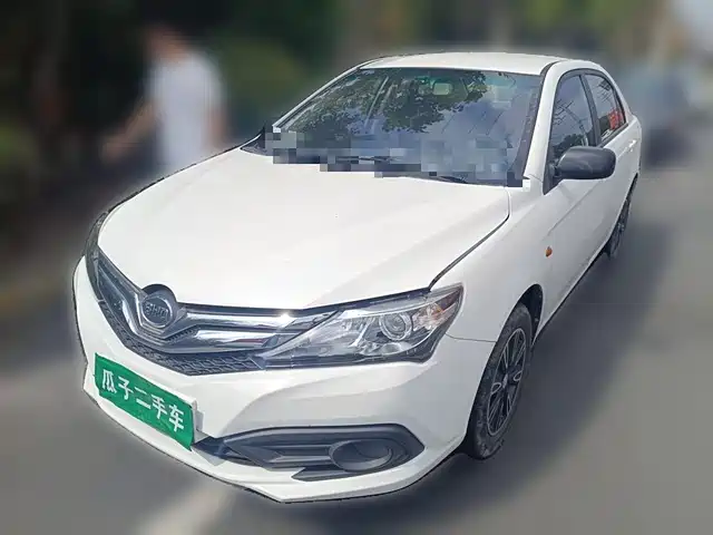 BYD  F3