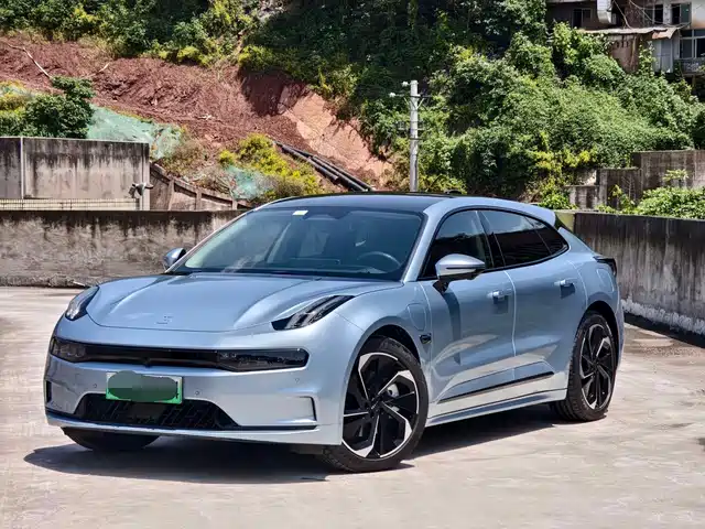 2022 Zeekr 001