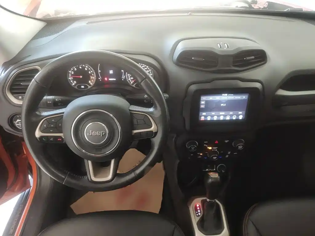 Jeep Renegade — миниатюра 10