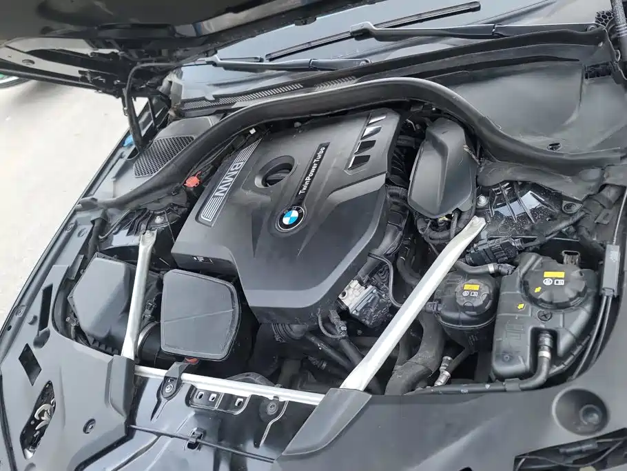 BMW 5 Series — миниатюра 10