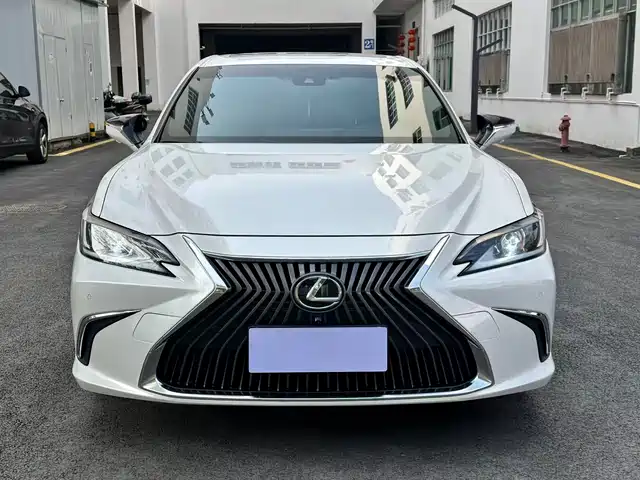 LEXUS ES 2021