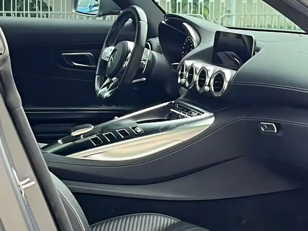 MERCEDES-BENZ AMG GT