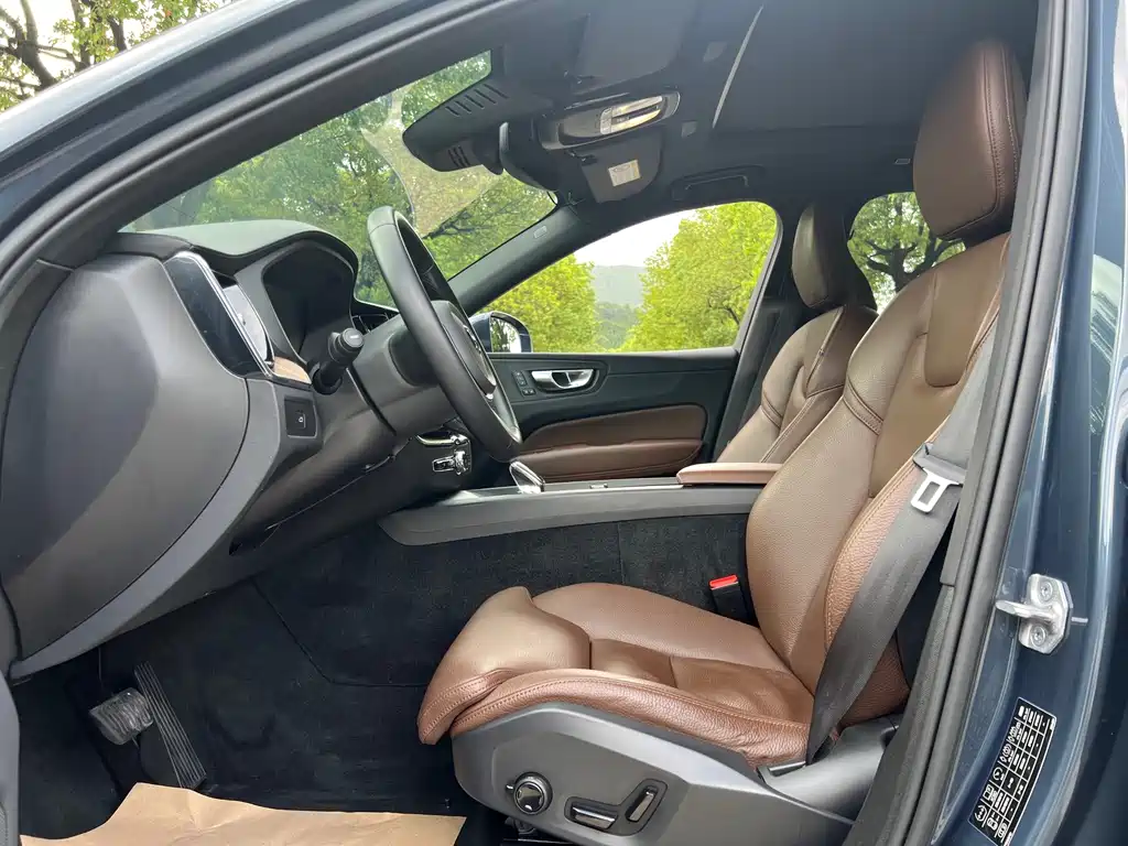 Volvo XC60 — миниатюра 11