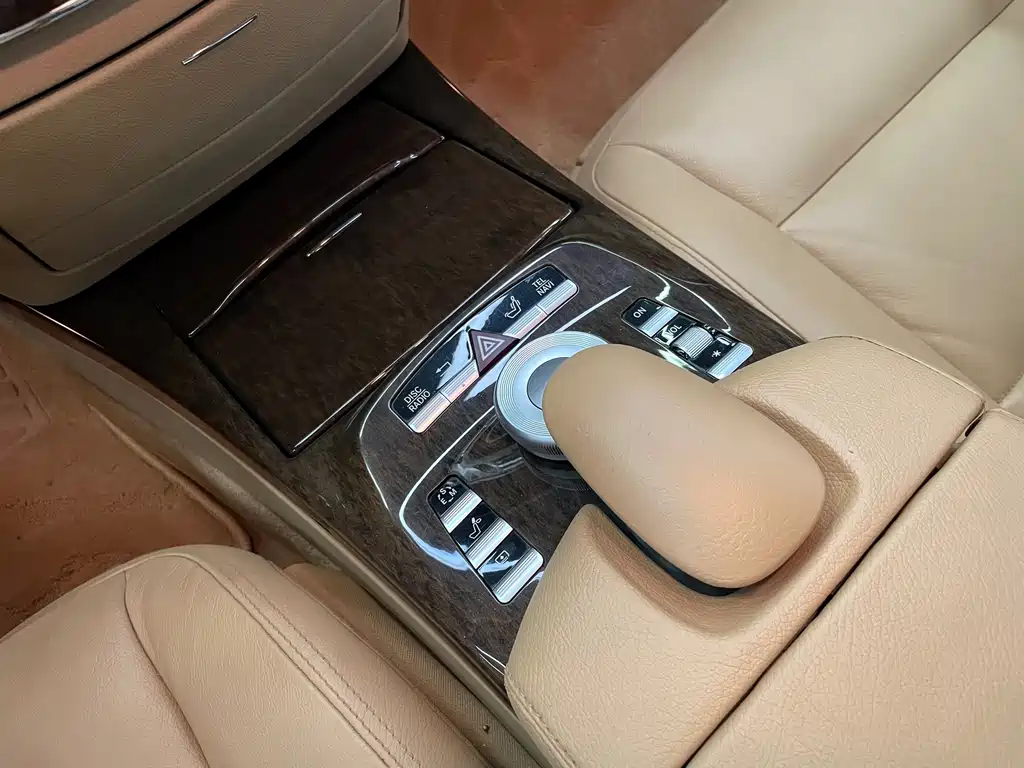 Mercedes-Benz S-Class — миниатюра 24