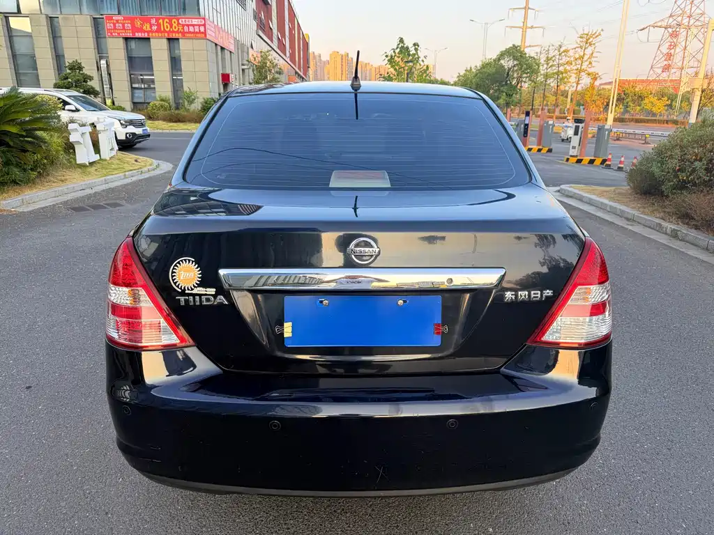 Nissan Tiida — миниатюра 6