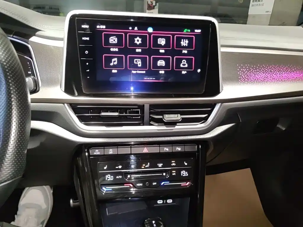 Volkswagen T-Roc — миниатюра 13