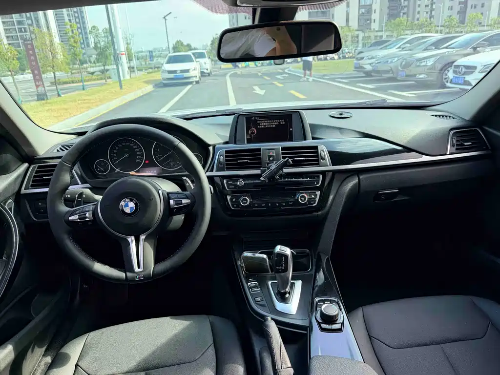 BMW 3 Series — миниатюра 6