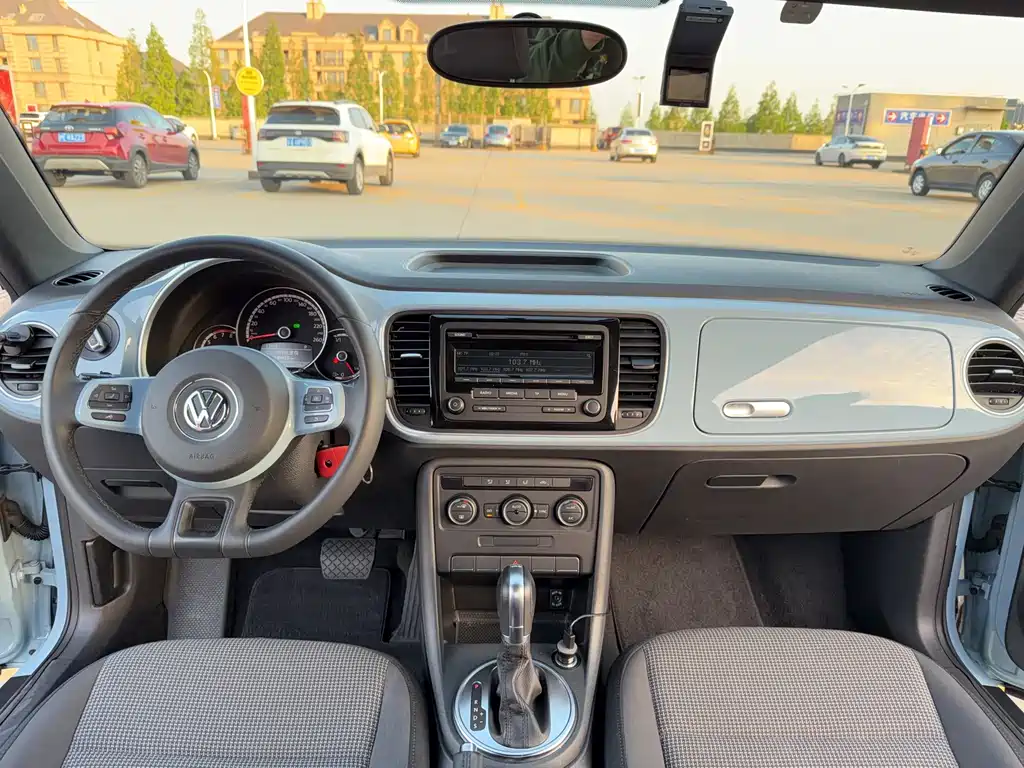 Volkswagen Beetle — миниатюра 9