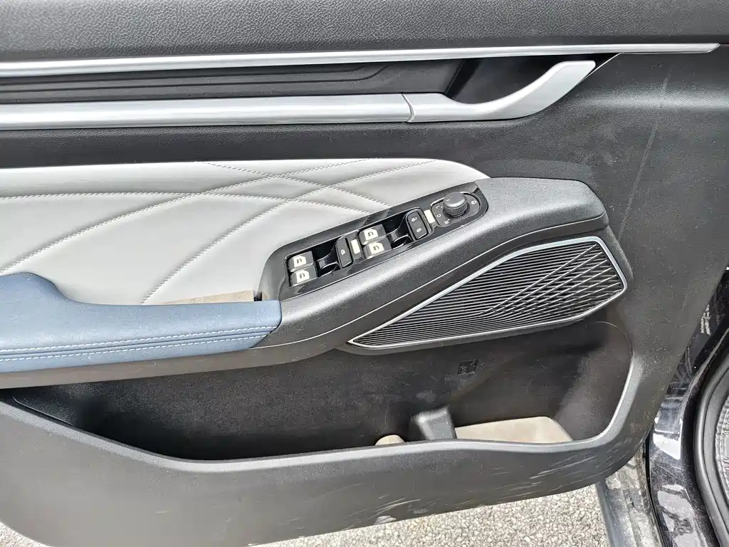 Geely Emgrand — миниатюра 8