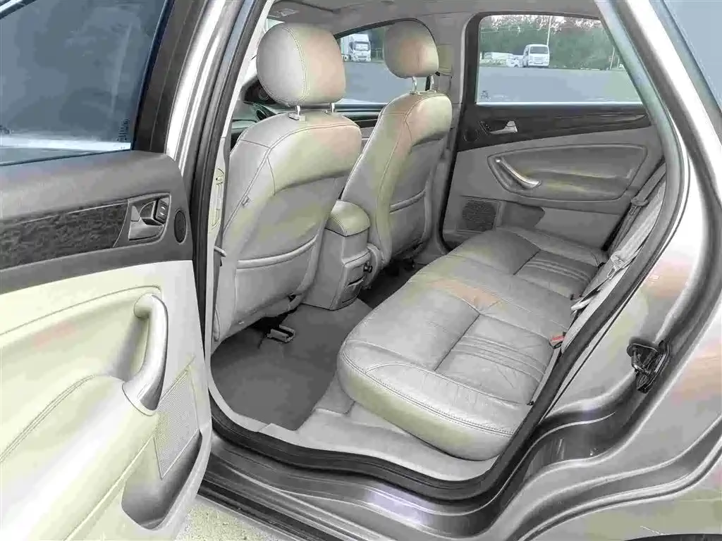 Ford Mondeo Zhisheng — миниатюра 6