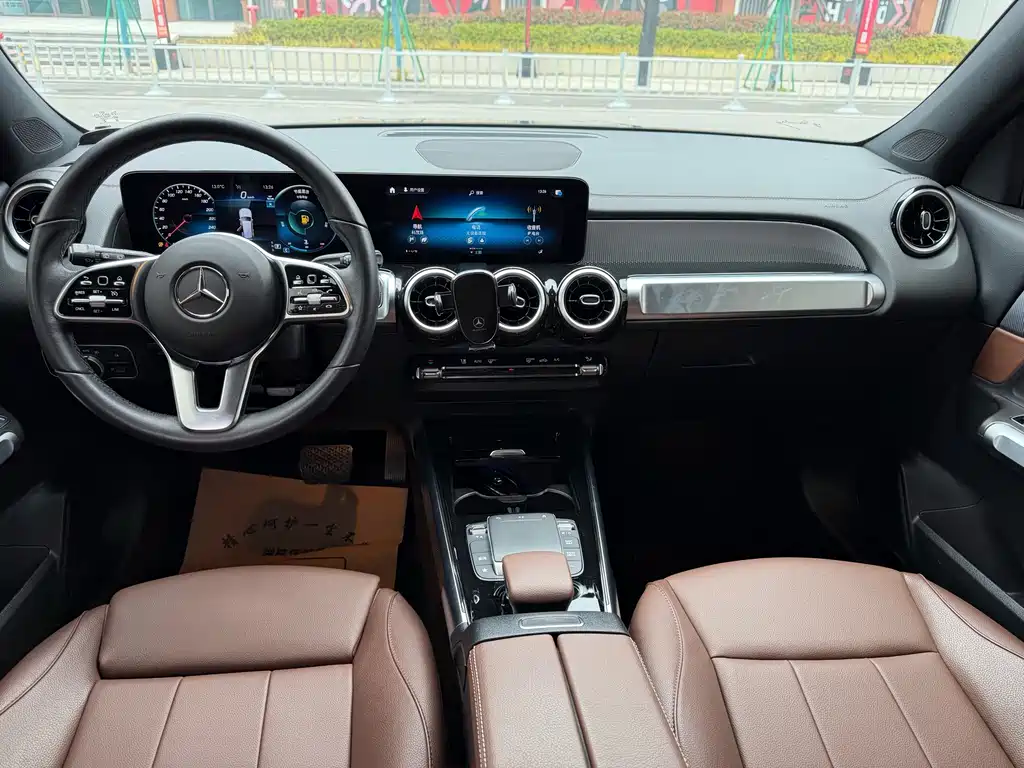 Mercedes-Benz GLB — миниатюра 7