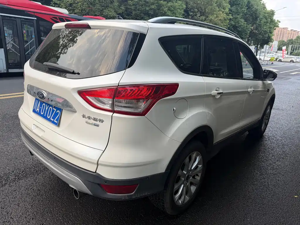 Ford Kuga — миниатюра 6