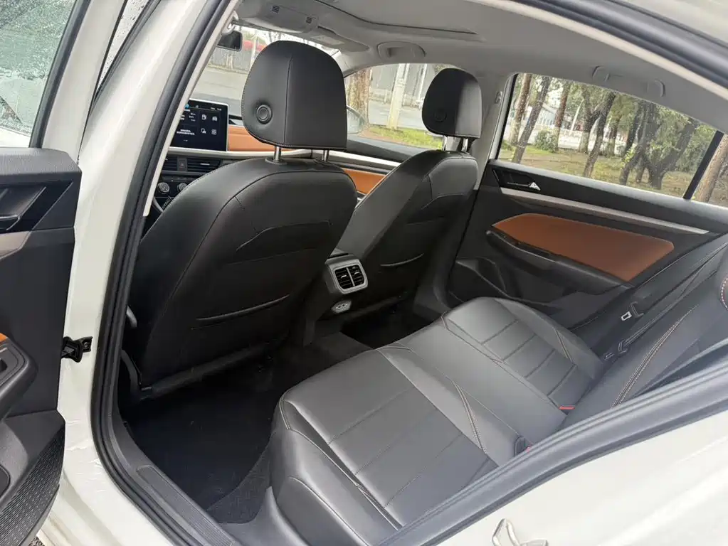 Volkswagen Bora — миниатюра 14