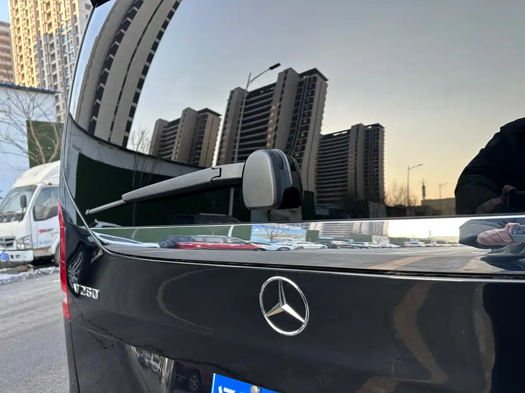 MERCEDES-BENZ V CLASS