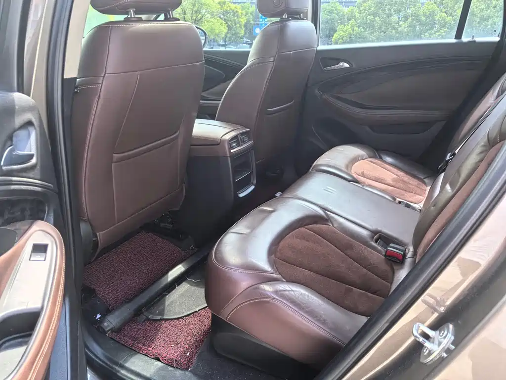 Buick Envision Plus — миниатюра 10