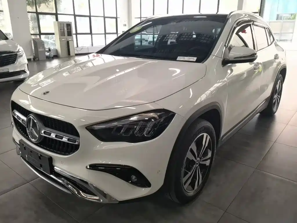 奔驰GLA 2024款 GLA 200 2025