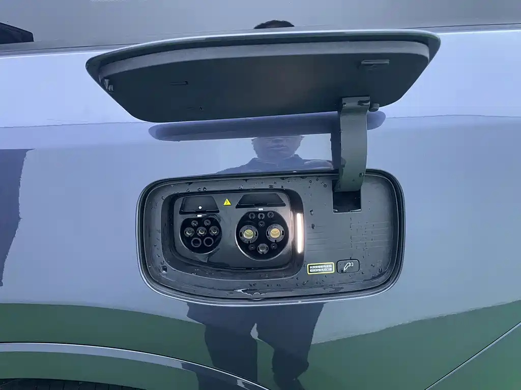 NIO ES8 — миниатюра 16