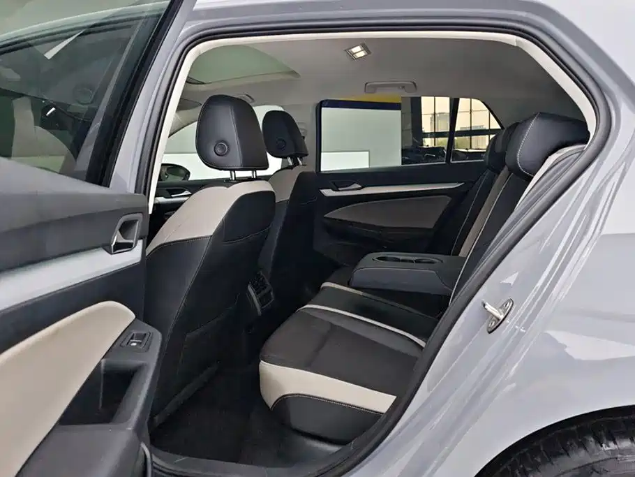 Volkswagen Golf — миниатюра 11