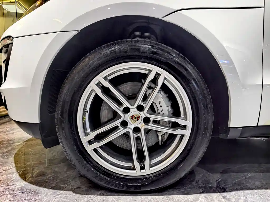Porsche Macan — миниатюра 10