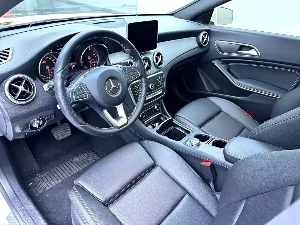 Mercedes-Benz CLA (Import) CLA 200 Dynamic Type, фото 5
