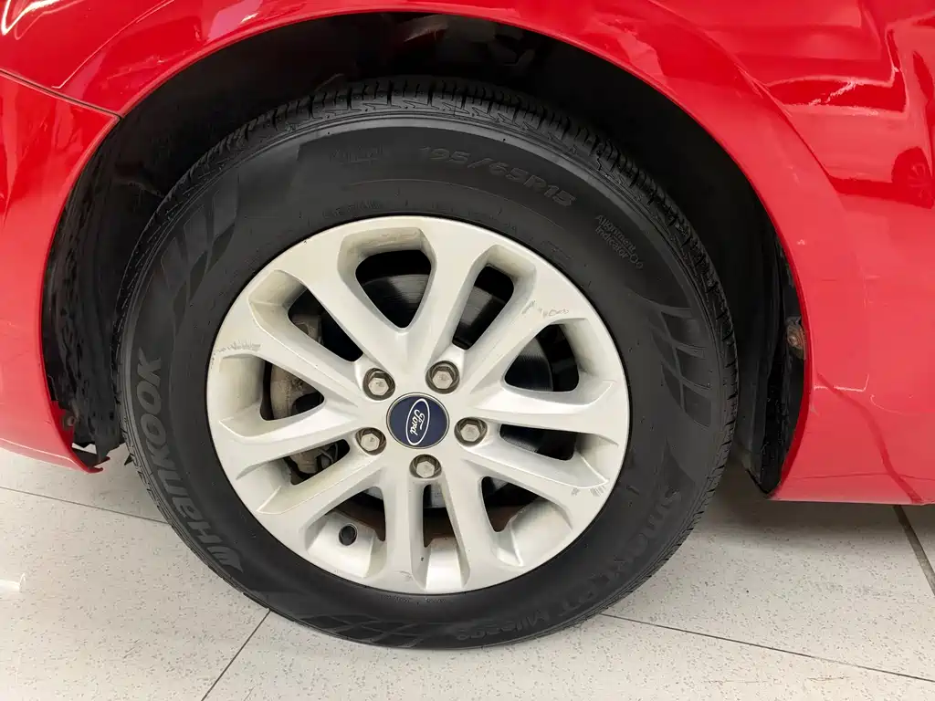 Ford Focus — миниатюра 10