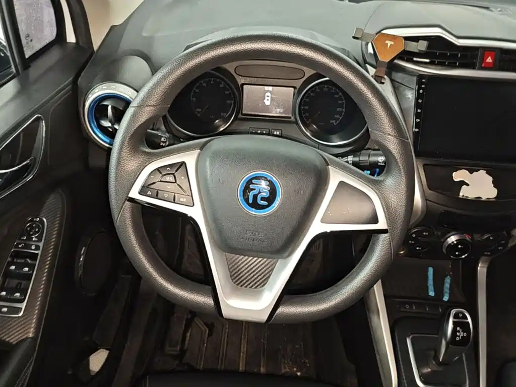 BYD Yuan EV — миниатюра 11
