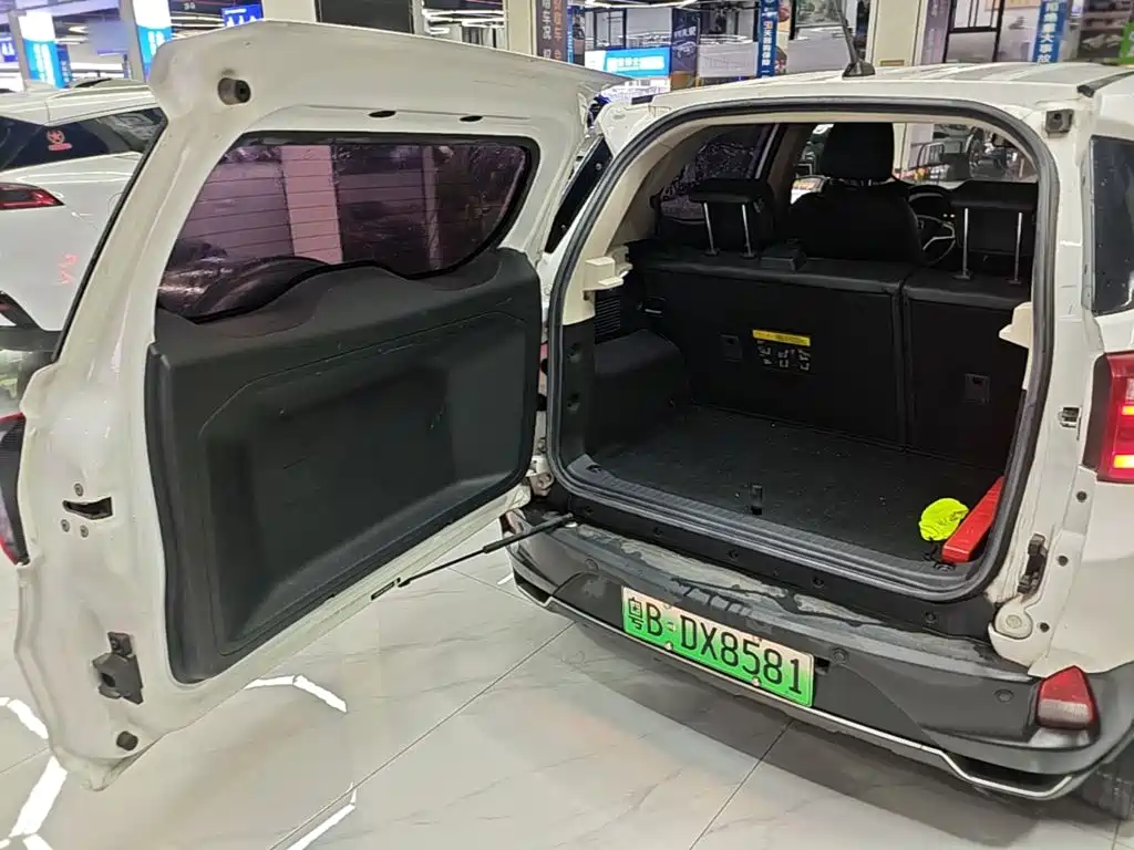 BYD Yuan EV — миниатюра 19