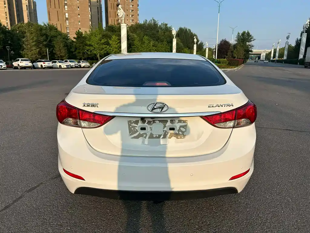 Hyundai Elantra Langdong — миниатюра 8