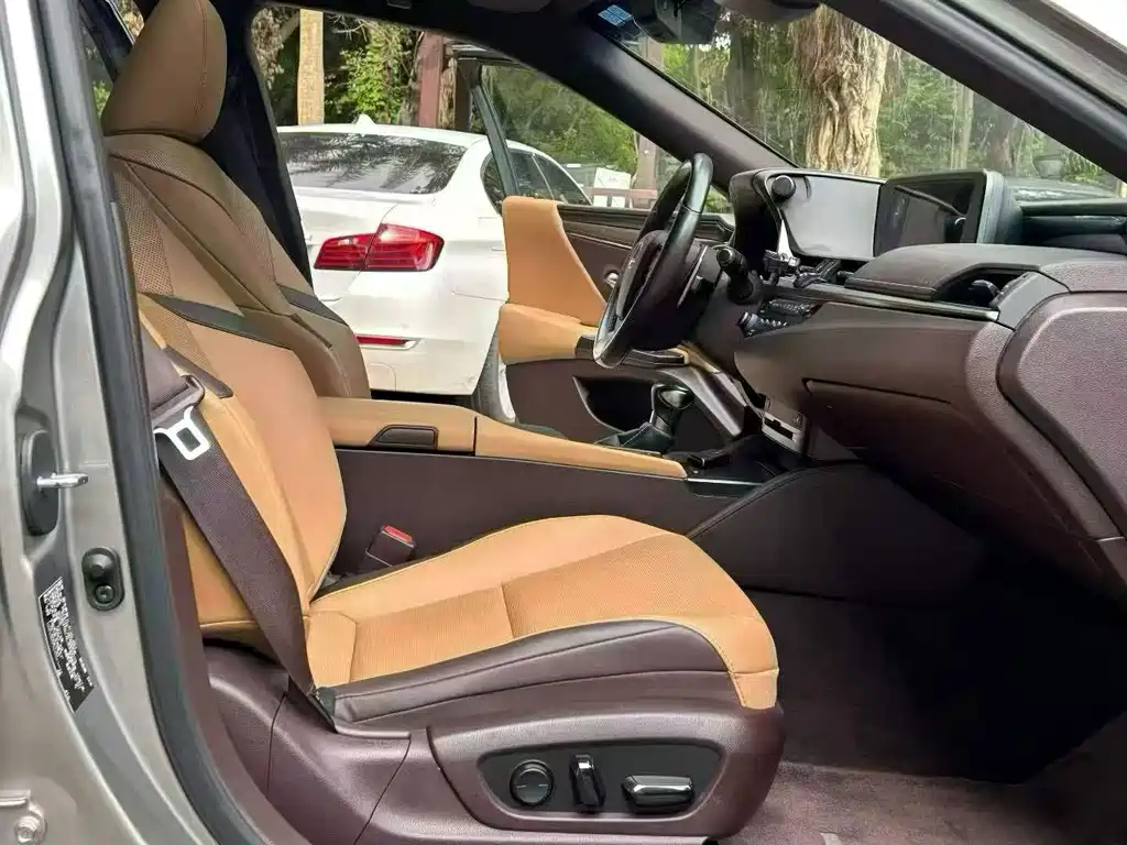 Lexus ES — миниатюра 7