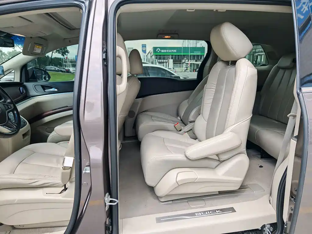 Buick GL8 — миниатюра 6