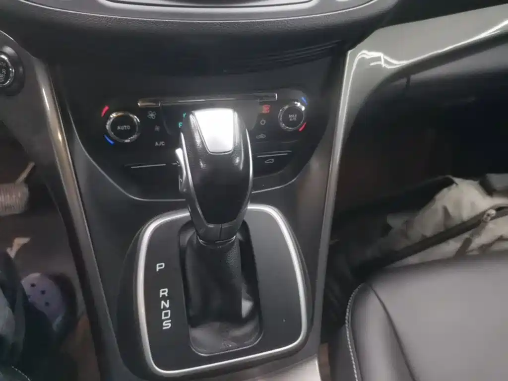 Ford Kuga — миниатюра 14
