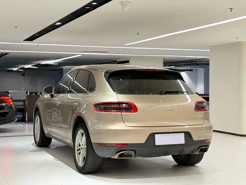 Porsche Macan — миниатюра 5