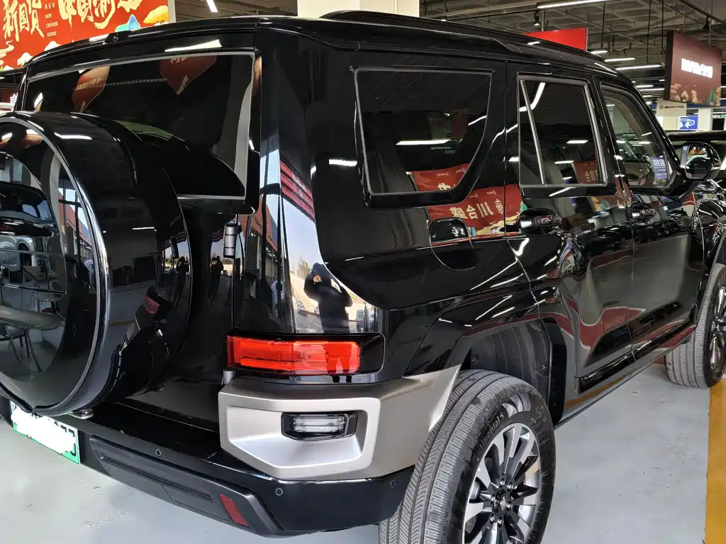 TANK TANK 700 NEW ENERGY