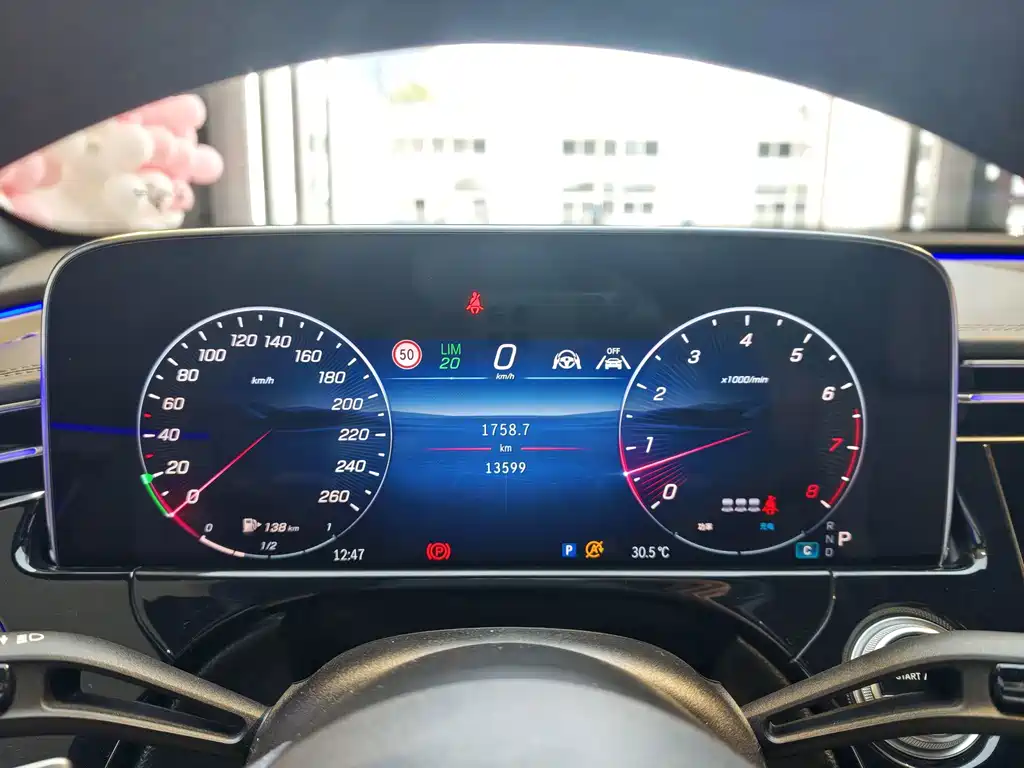 Mercedes-Benz E-Class — миниатюра 8