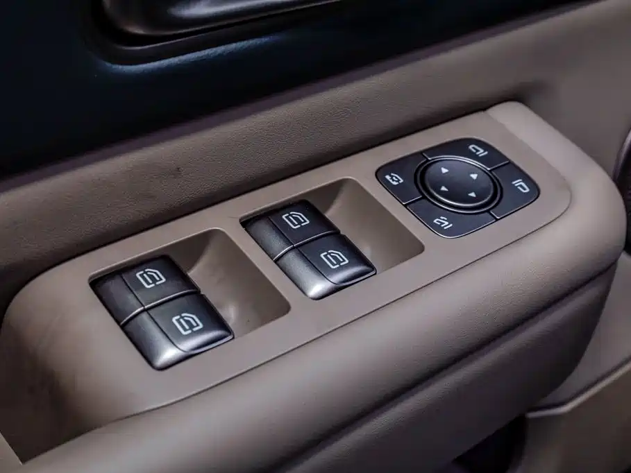 Li Auto Li MEGA — миниатюра 14