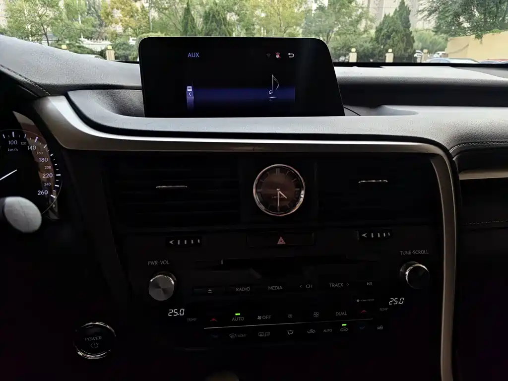 Lexus RX — миниатюра 19