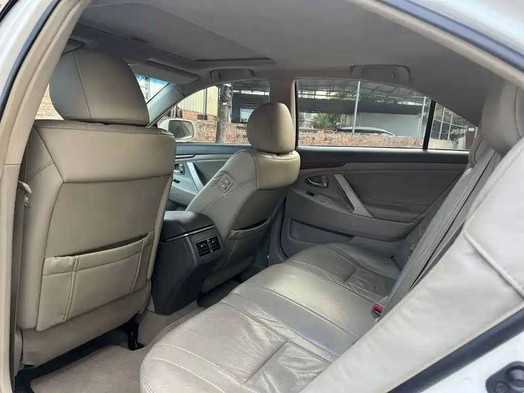 Toyota Camry — миниатюра 7