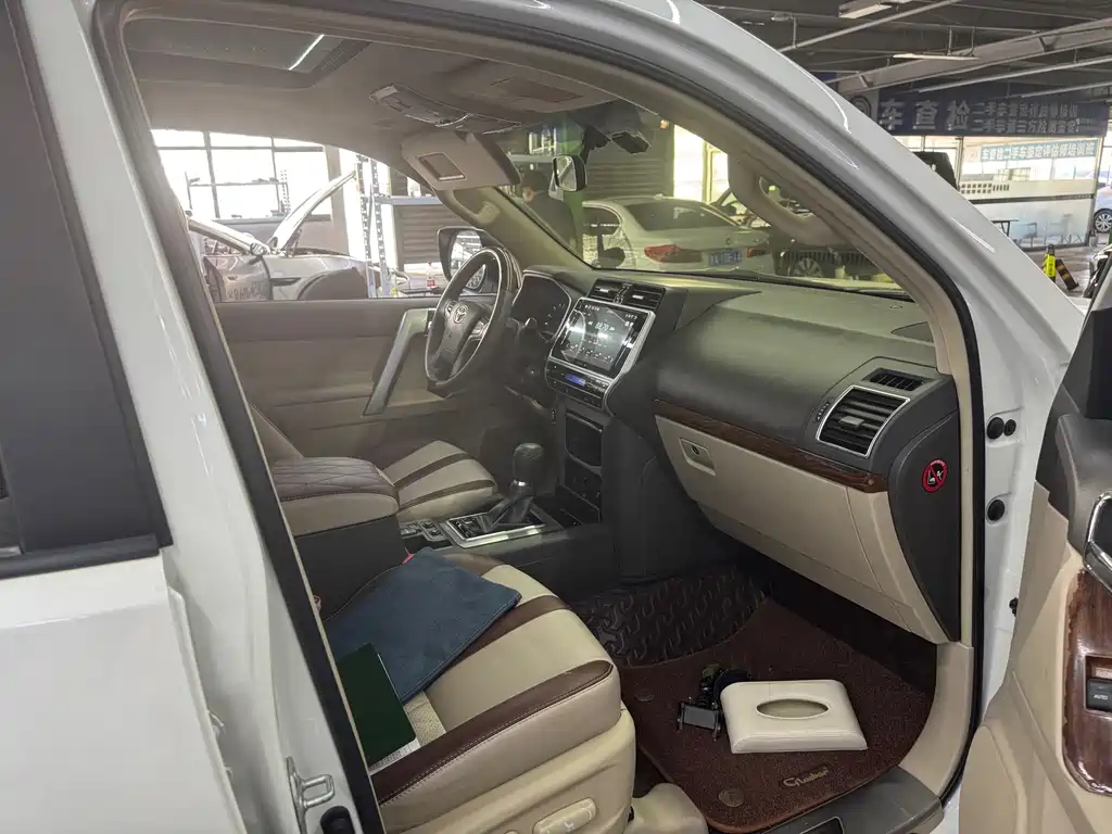 Toyota Prado (Import) — миниатюра 5