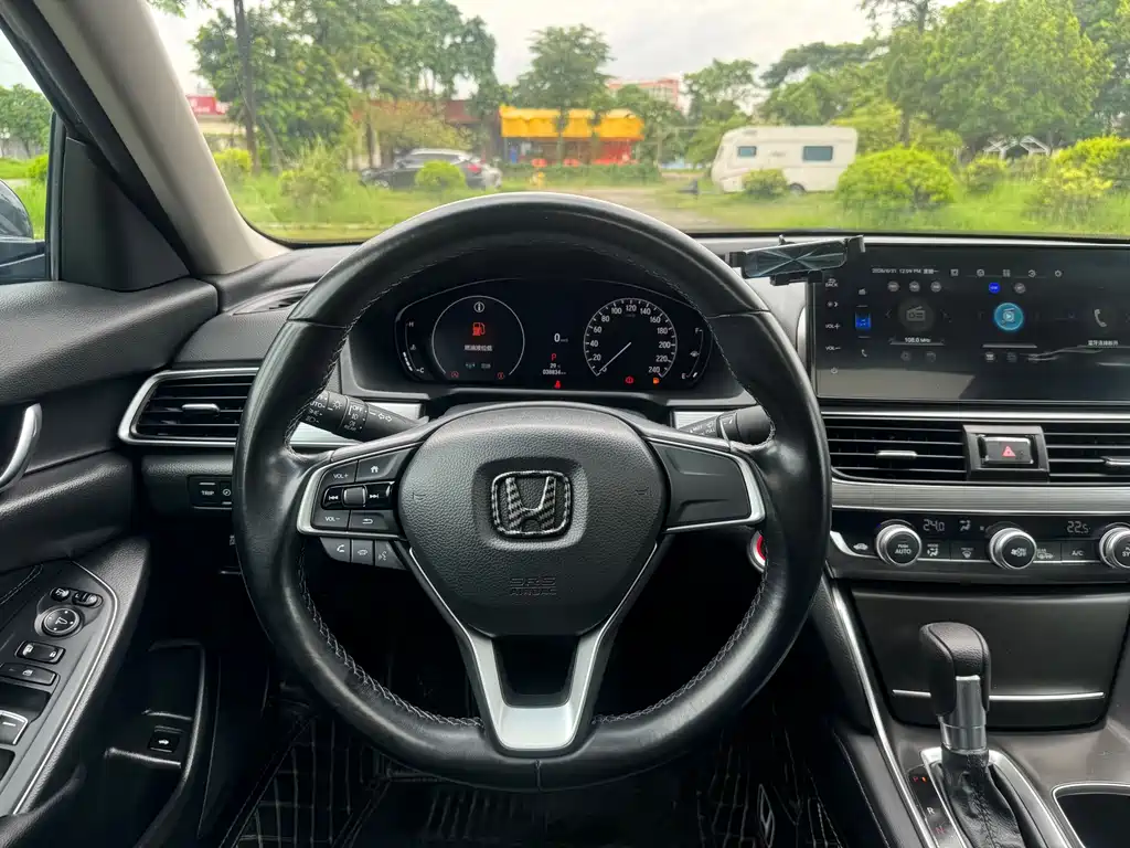 Honda Accord — миниатюра 8