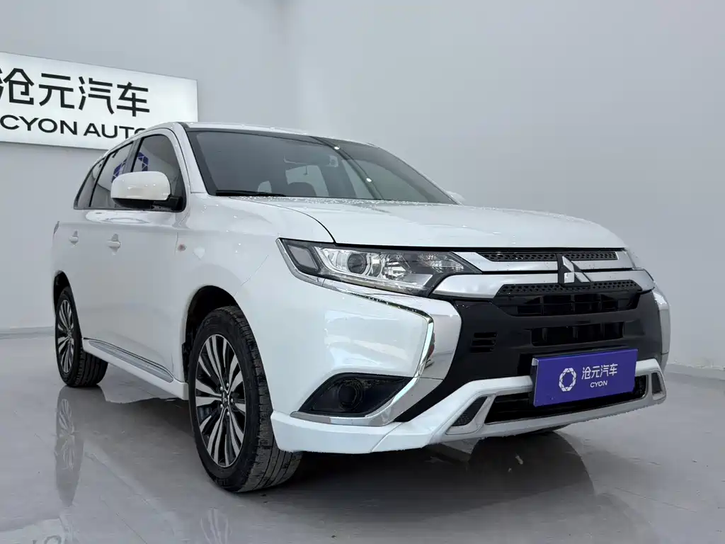 Mitsubishi Outlander — миниатюра 3