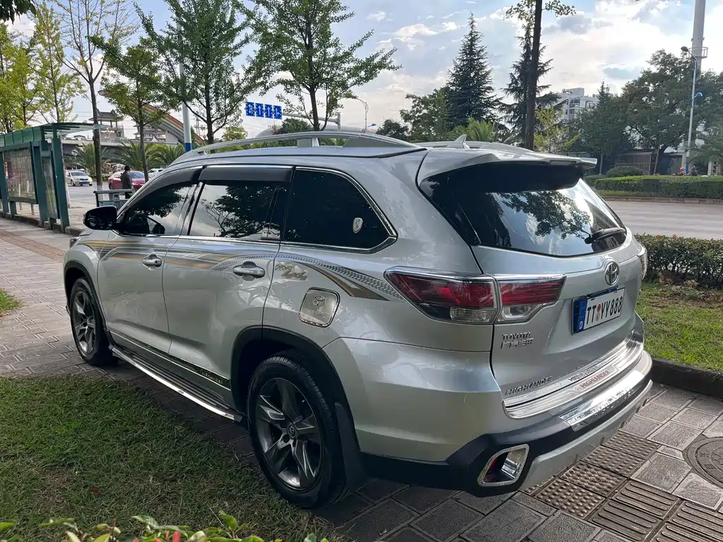 Toyota Highlander — миниатюра 6